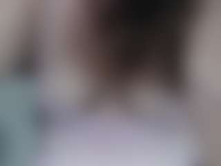 selenhax MILF webcam performer live streaming
