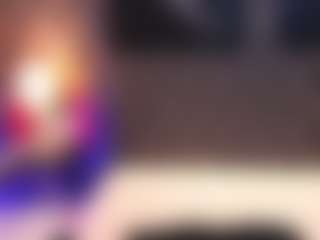 Live cam show with SharomRoss - Squirt on CamwithHer