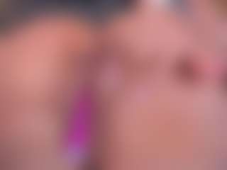 Live cam show with SharomRoss - Deepthroat on SxyPornLive