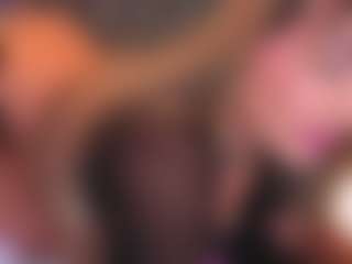 Live cam show with SharomRoss - Big Tits on Camsoda