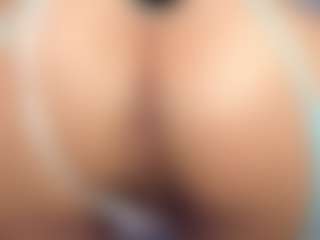 mollyy-rosse's Live Sex Cam Show