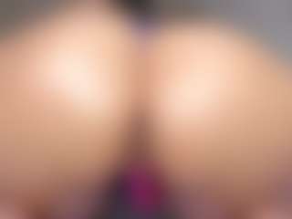 mollyy-rosse's Live Sex Cam Show