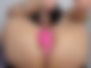 mollyy-rosse's Live Sex Cam Show