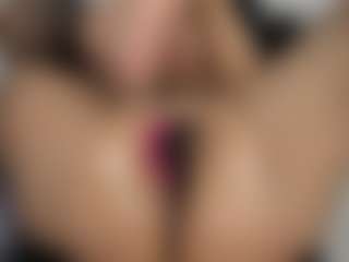 Live cam show with mollyy-rosse - Blowjob on Camsoda