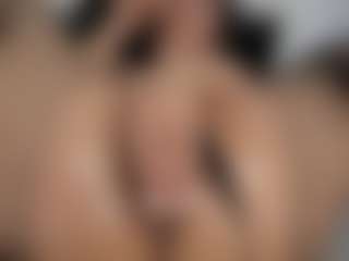 mollyy-rosse's Live Sex Cam Show