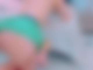 Live cam show with EmilySaaenz - Drinking on sexytreat.net