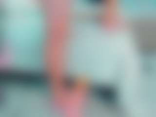 Live cam show with EmilySaaenz - Average on livesuperchat.net