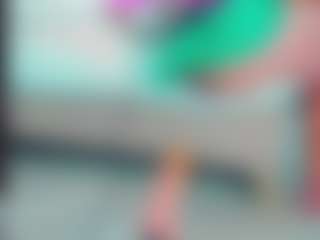 Live cam show with EmilySaaenz - Lean on Camsoda