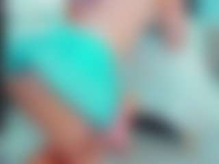 Live cam show with EmilySaaenz - Brown Eyes on Camsoda