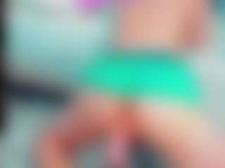 Live cam show with EmilySaaenz - Lean on Camsoda