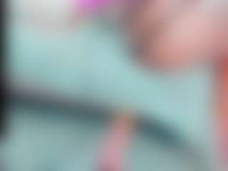 Live cam show with EmilySaaenz - Facial Piercings on Milfs Live