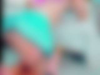 EmilySaaenz's Live Sex Cam Show