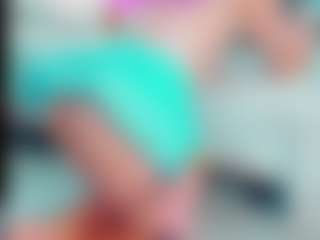 Live cam show with EmilySaaenz - Lean on boobsie.com