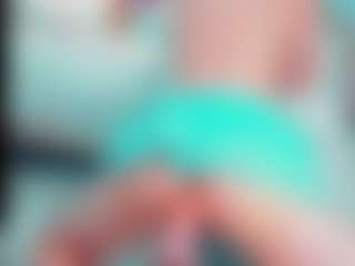 Live cam show with EmilySaaenz - No Smoking on studioflirtlive.com