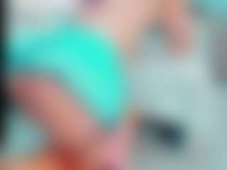 Live cam show with EmilySaaenz - Tease on TastyBlacksLive