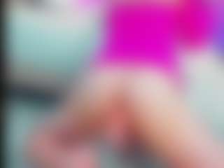 Live cam show with EmilySaaenz - No Smoking on Camsoda