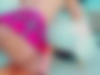 Live cam show with EmilySaaenz - Average on luckytryst.com