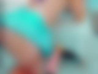 Live cam show with EmilySaaenz - No Smoking on Mixed Magazine Live