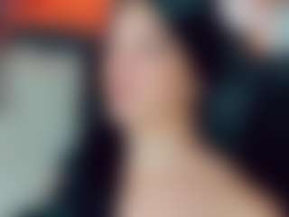 EmmaSaenz's Live Sex Cam Show