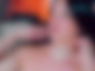 EmmaSaenz's Live Sex Cam Show