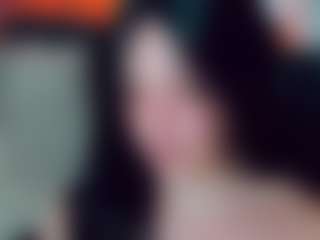 EmmaSaenz's Live Sex Cam Show