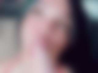 EmmaSaenz's Live Sex Cam Show