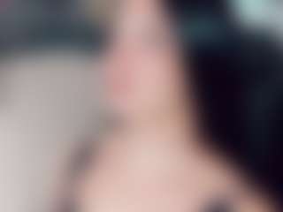 EmmaSaenz's Live Sex Cam Show