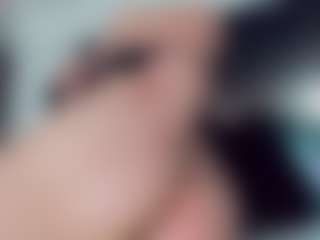 EmmaSaenz's Live Sex Cam Show