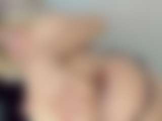 EmmaSaenz's Live Sex Cam Show
