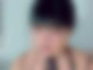 Live cam show with EmmaSaenz - Average on AdultVida.com