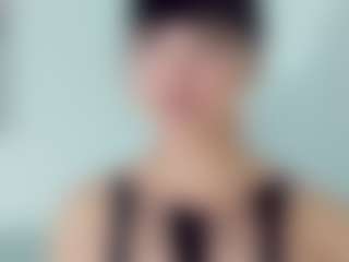 Live cam show with EmmaSaenz - Small Tits on Stripli.com