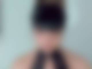 EmmaSaenz's Live Sex Cam Show