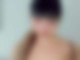 EmmaSaenz's Live Sex Cam Show