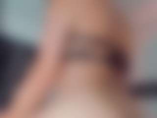 EmmaSaenz's Live Sex Cam Show