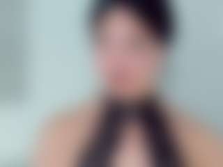 EmmaSaenz's Live Sex Cam Show