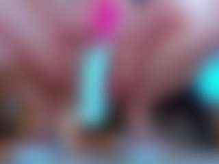 100_for_Instant_SQUIRT's Live Sex Cam Show