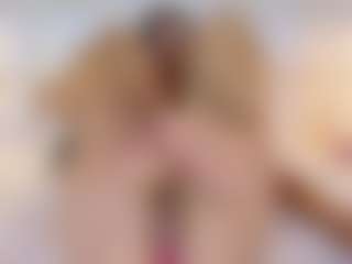 Live cam show with MaluDiazx - Bedroom on EXY