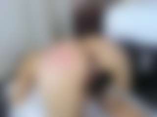 Live cam show with MaluDiazx - Striptease on TeamSkeetLive