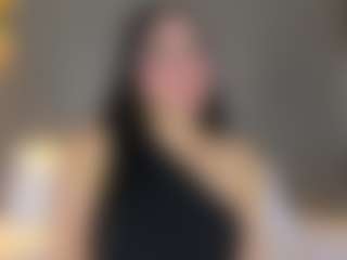 Live cam show with MaluDiazx - Fingers on AdultVida.com