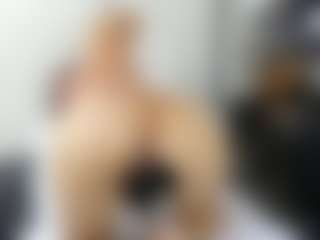 Live cam show with MaluDiazx - Athletic Young Adult on Camsoda