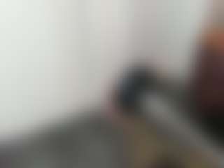 Live cam show with MaluDiazx - Petite on CamSodaAdn