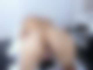 Live cam show with MaluDiazx - Bikini on Livezox