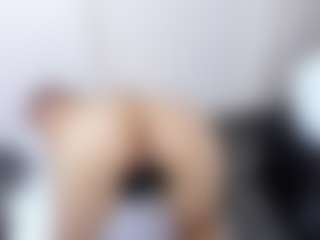 Live cam show with MaluDiazx - Oil on sexytreat.net