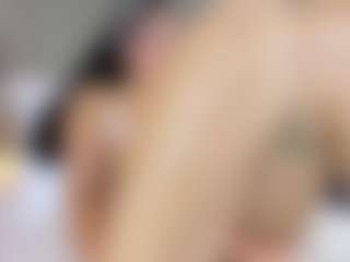 Live cam show with MaluDiazx - Bedroom Teen (18+) on fapnchat