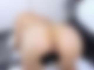 Live cam show with MaluDiazx - Teen (18+) on Camsoda