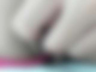 Live cam show with edwardtrans17 - Average on Cam Slut