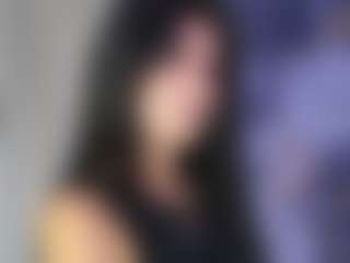 Live cam show with LissaaWild - Skinny on wildcum.com