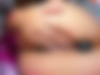 Live cam show with AMELIE - Facial Piercings on SinfulBabes
