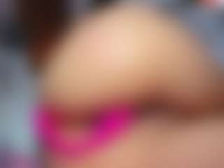 Live cam show with AMELIE - Petite Toys on Gym Cam Girls