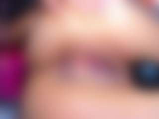 Live cam show with AMELIE - Skinny on Camsoda